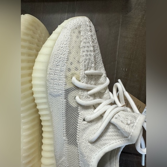 NWT and Box adidas Yeezy Boost 350 V2 'Bone' - US Size: 6 - Picture 9 of 10